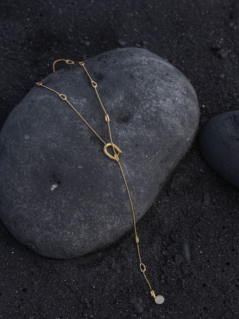 {"color":"Gold"}
