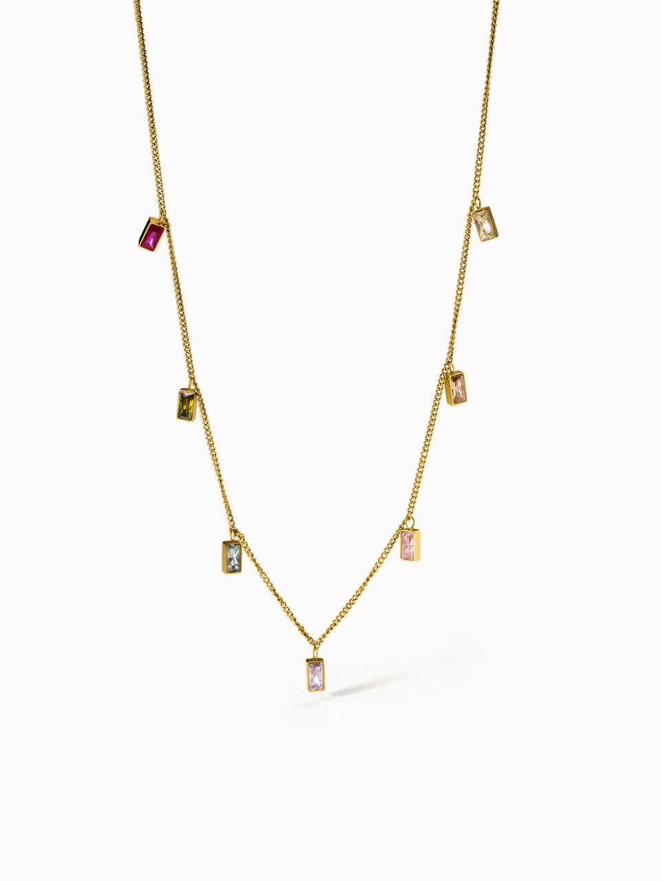 Rainbow Kette von PURELEI mit bunten Zirkonia-Steinen an 18K vergoldeter Edelstahlkette, elegant und lebensfroh.