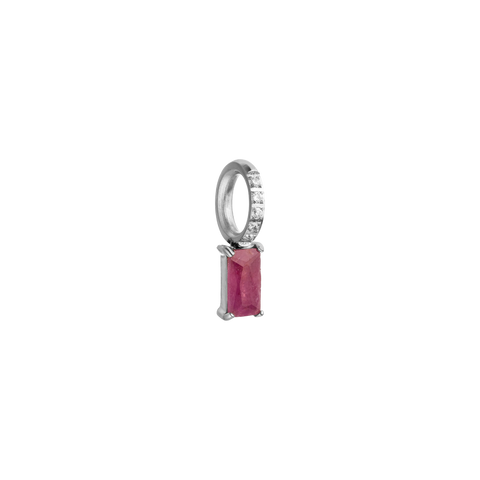 Silberner Ring mit rotem Edelstein und funkelnden Zirkonia von PURELEI, elegant und feminin.