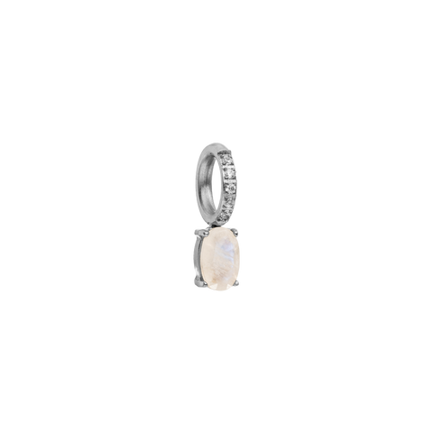 Silberner Ring mit Mondstein und funkelnden Zirkonia von PURELEI, elegant und feminin.