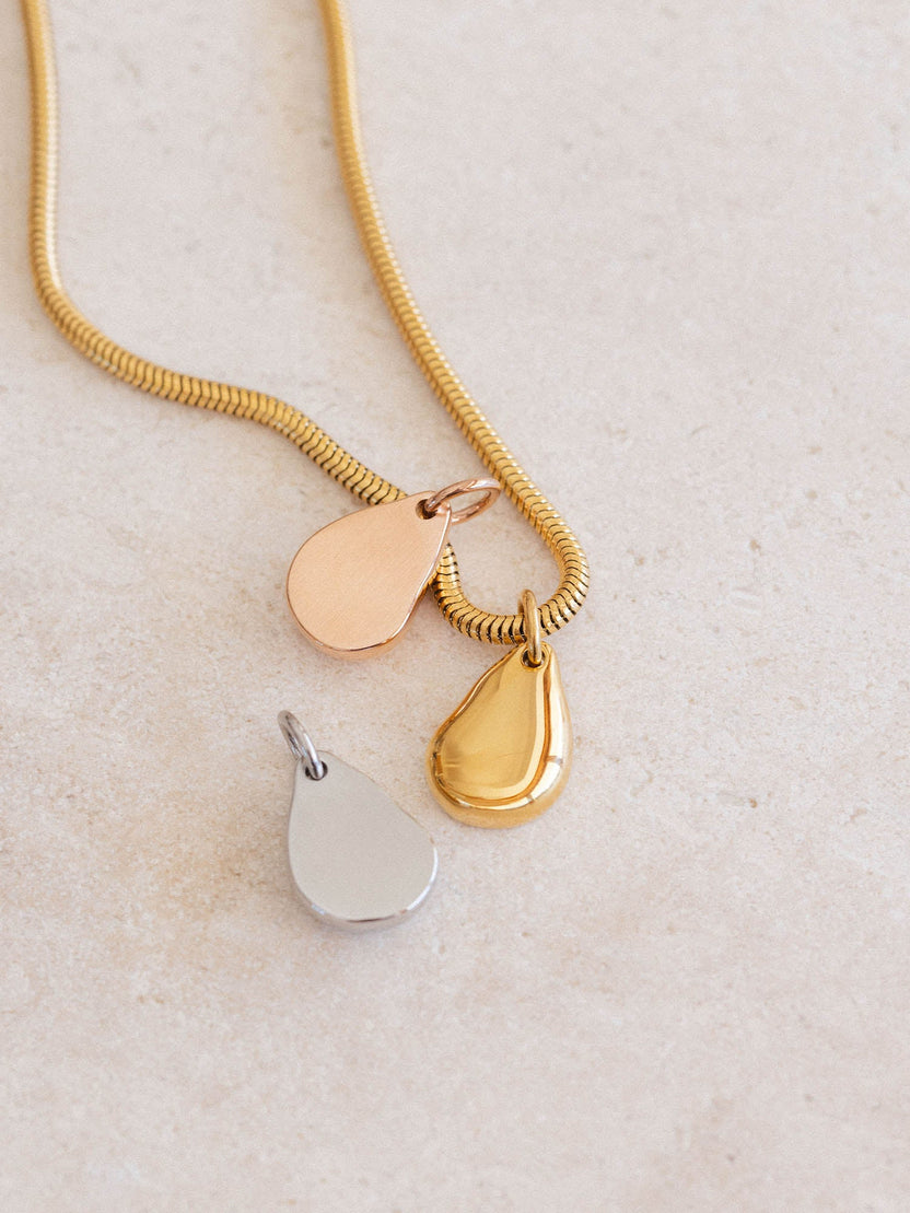 {"color":"Gold"}