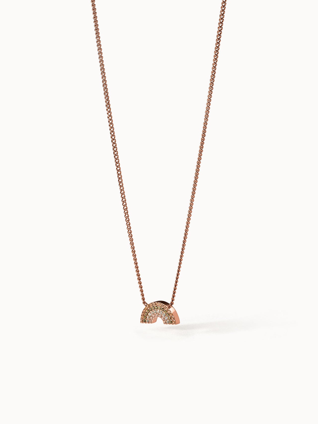 Roségoldene Kette mit Regenbogen-Anhänger, funkelnd und elegant, von PURELEI.
