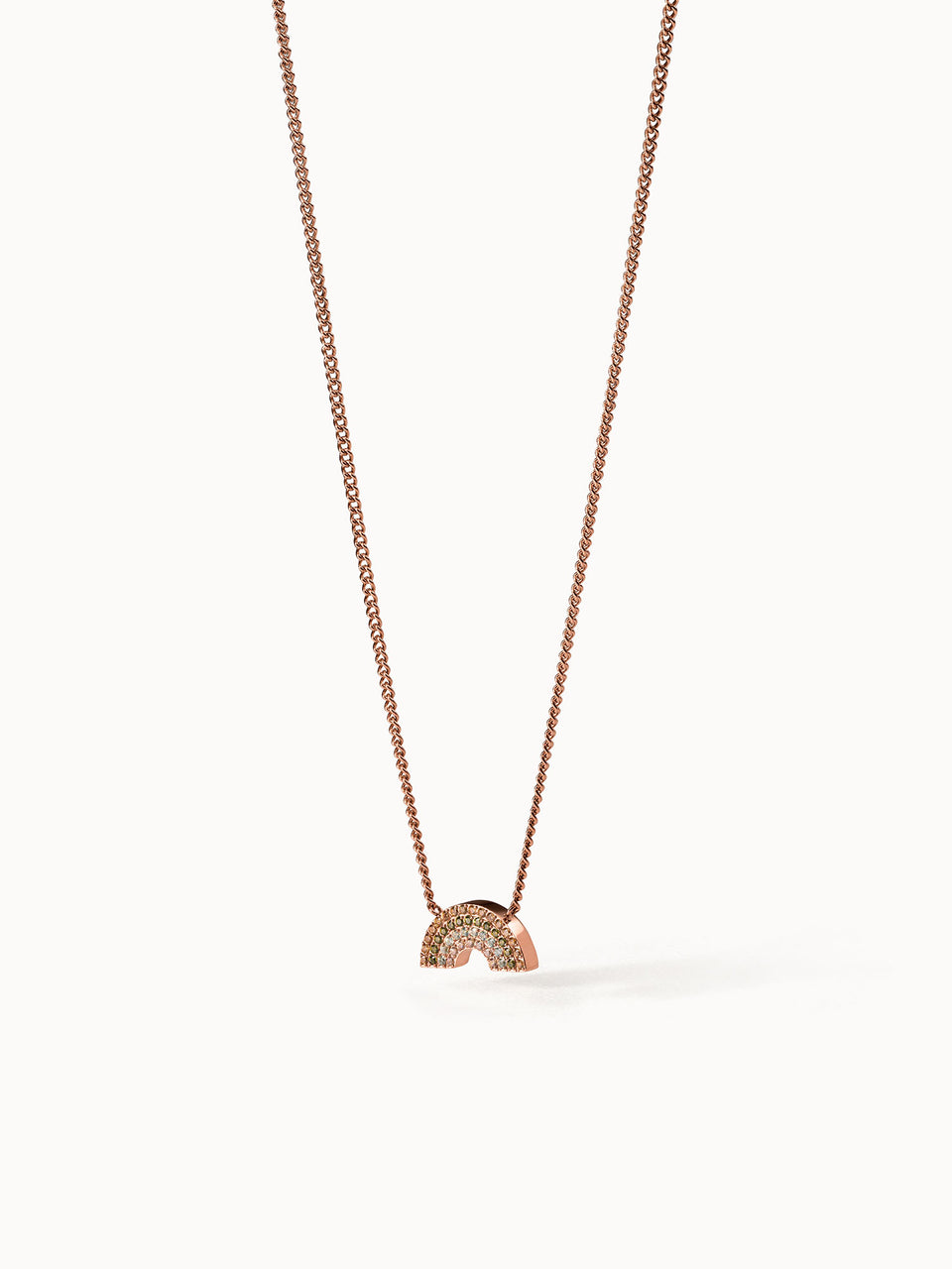 Roségoldene Kette mit Regenbogen-Anhänger, funkelnd und elegant, von PURELEI.