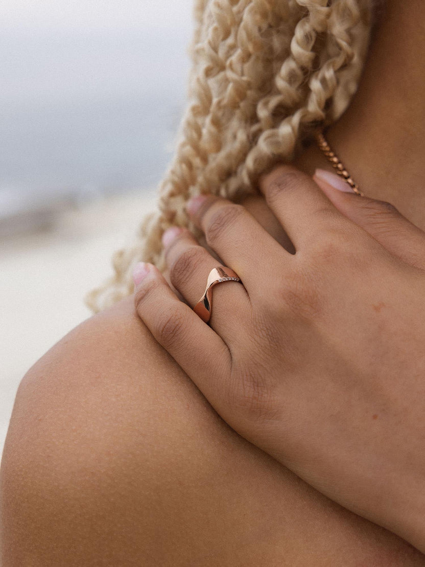 {"color":"Rosegold"}