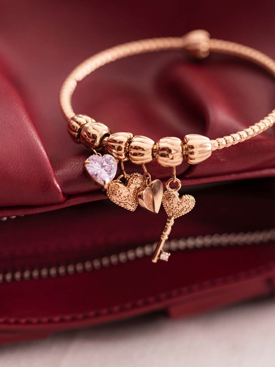 Lei Vintage Heart Charm