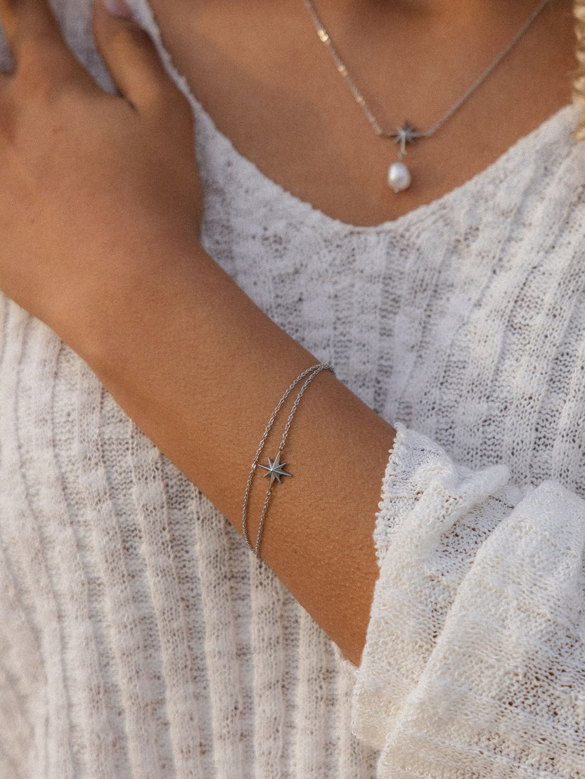 {"color":"Silver"}