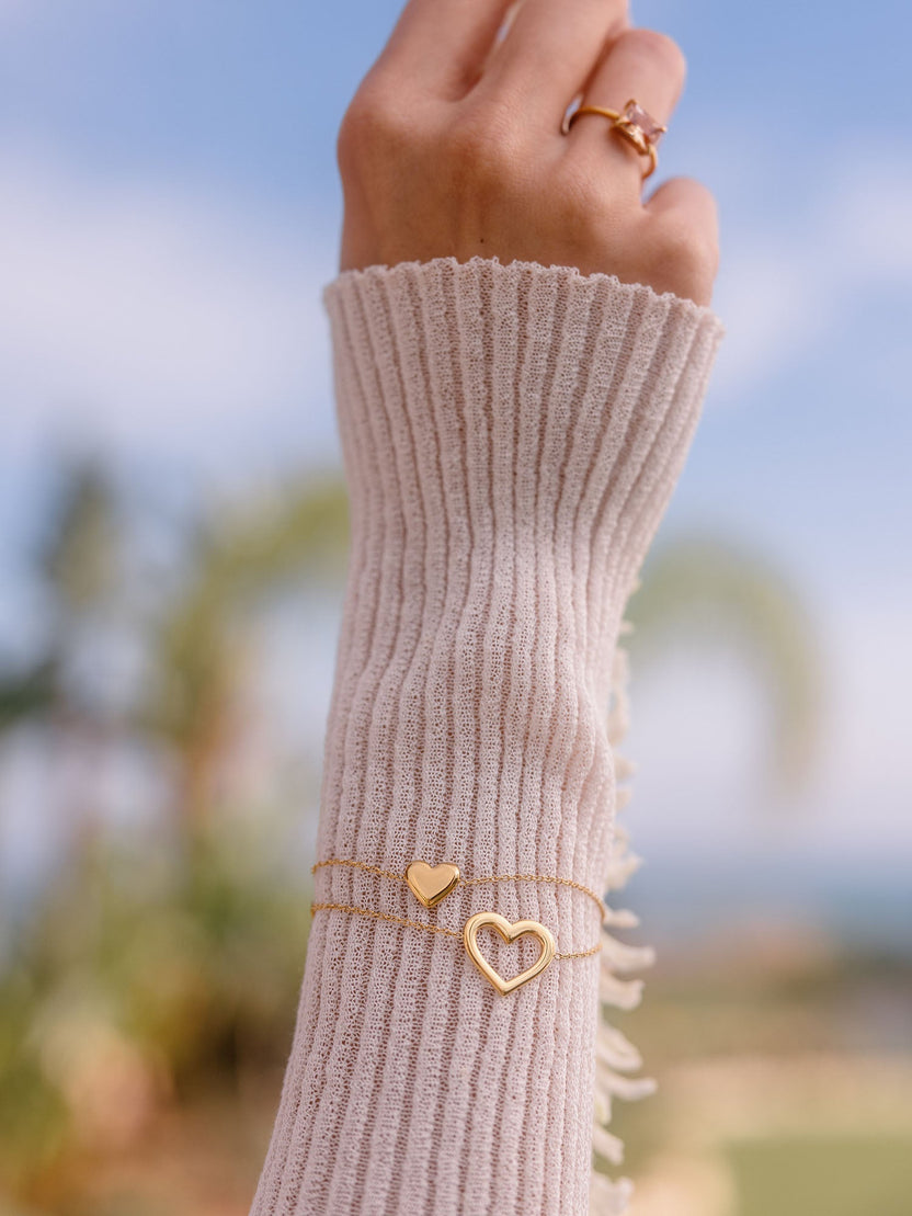 {"color":"Gold"}