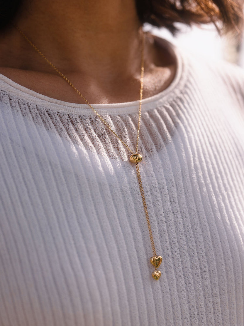 {"color":"Gold"}