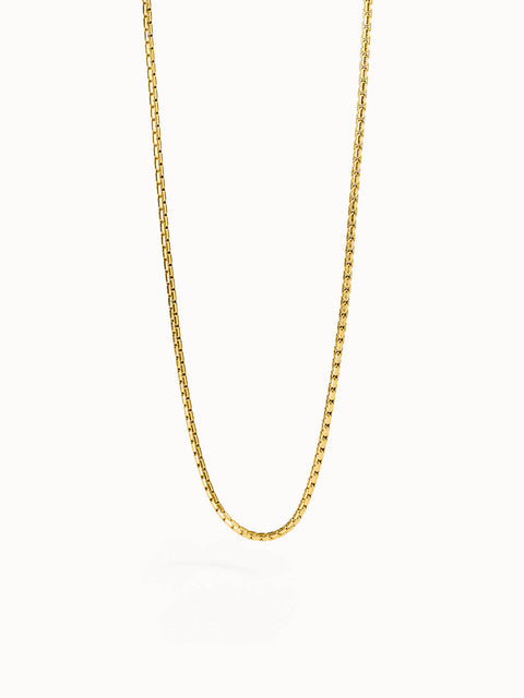 Goldene Kette von PURELEI mit feiner Gliederstruktur, elegant und zeitlos.