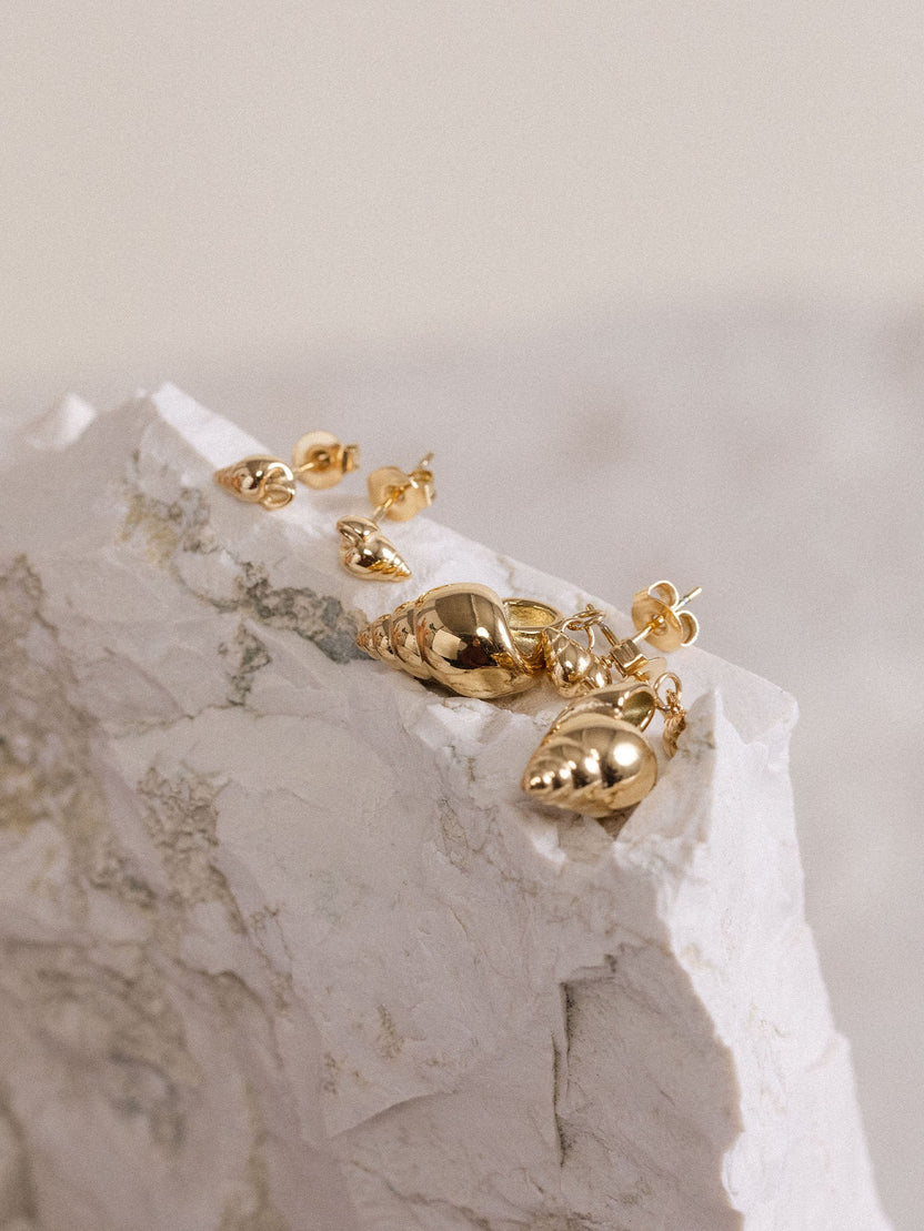 {"color":"Gold"}