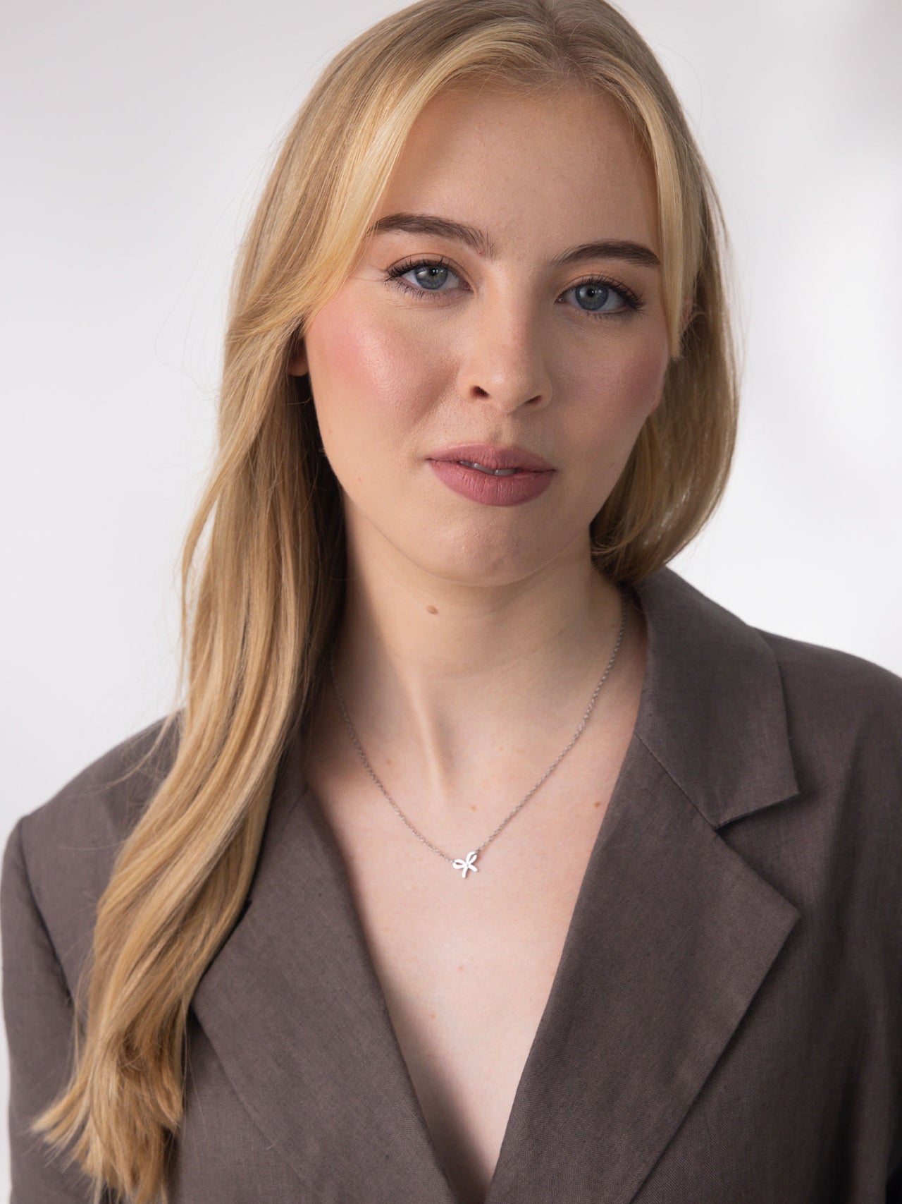 Bow Necklace