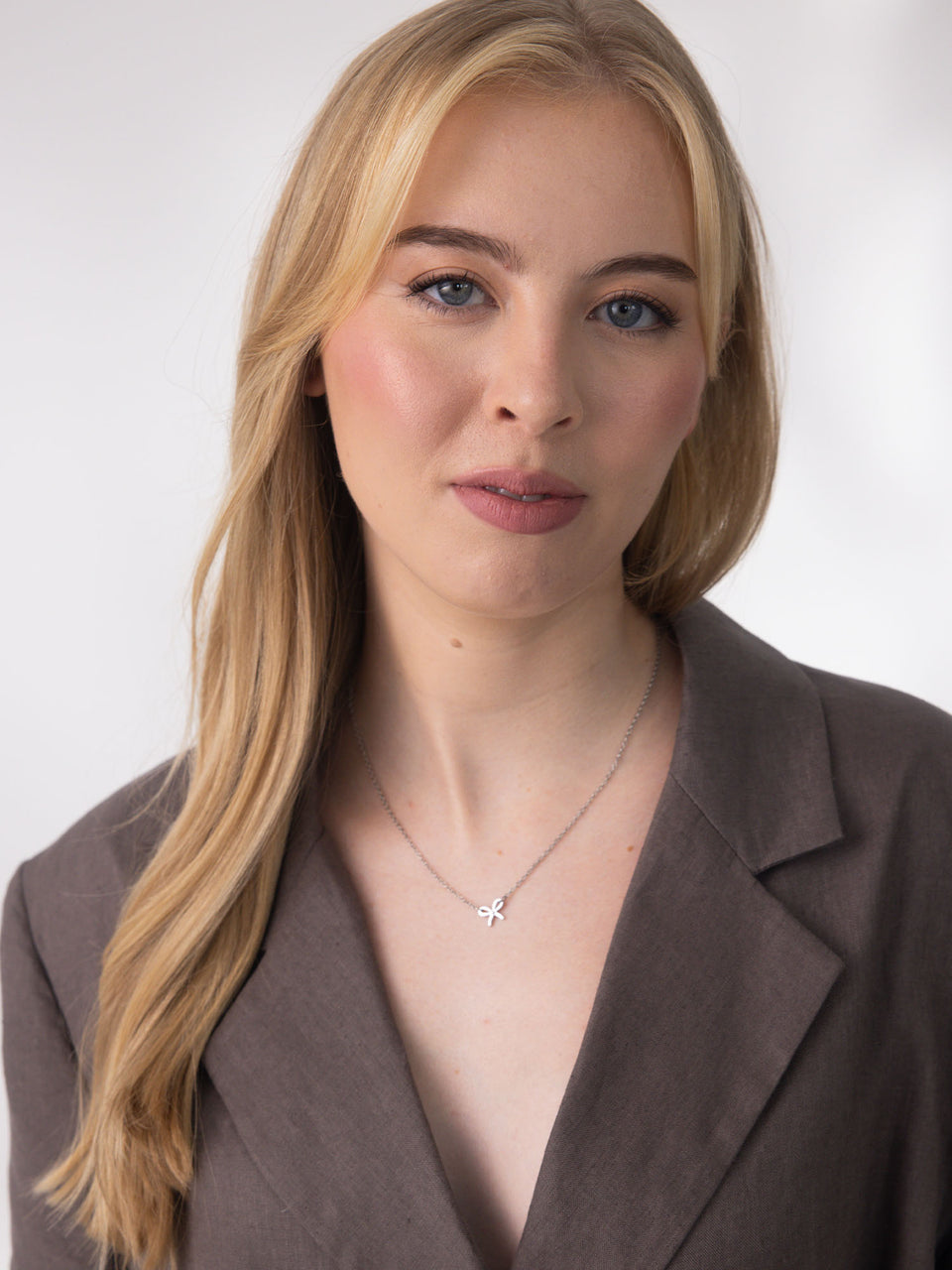 Bow Necklace