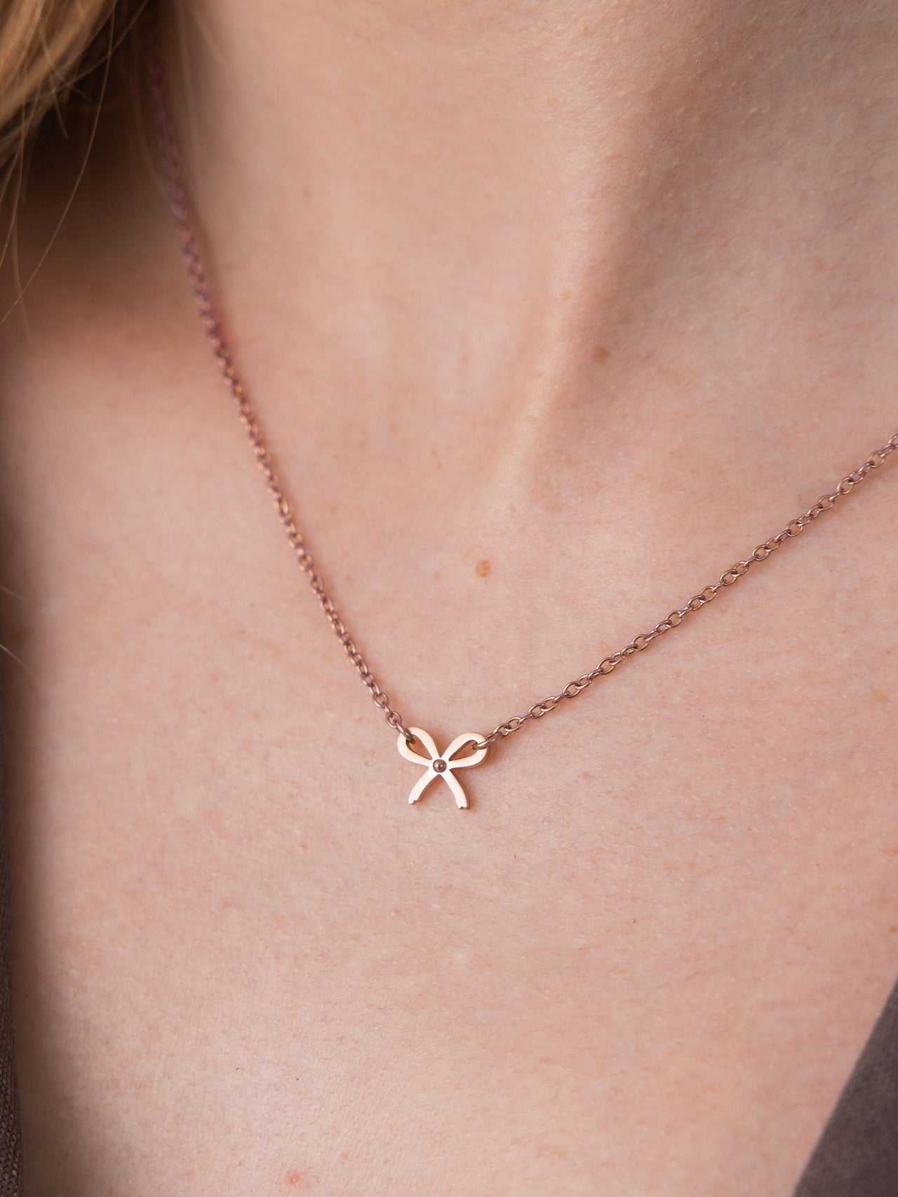 Bow Necklace