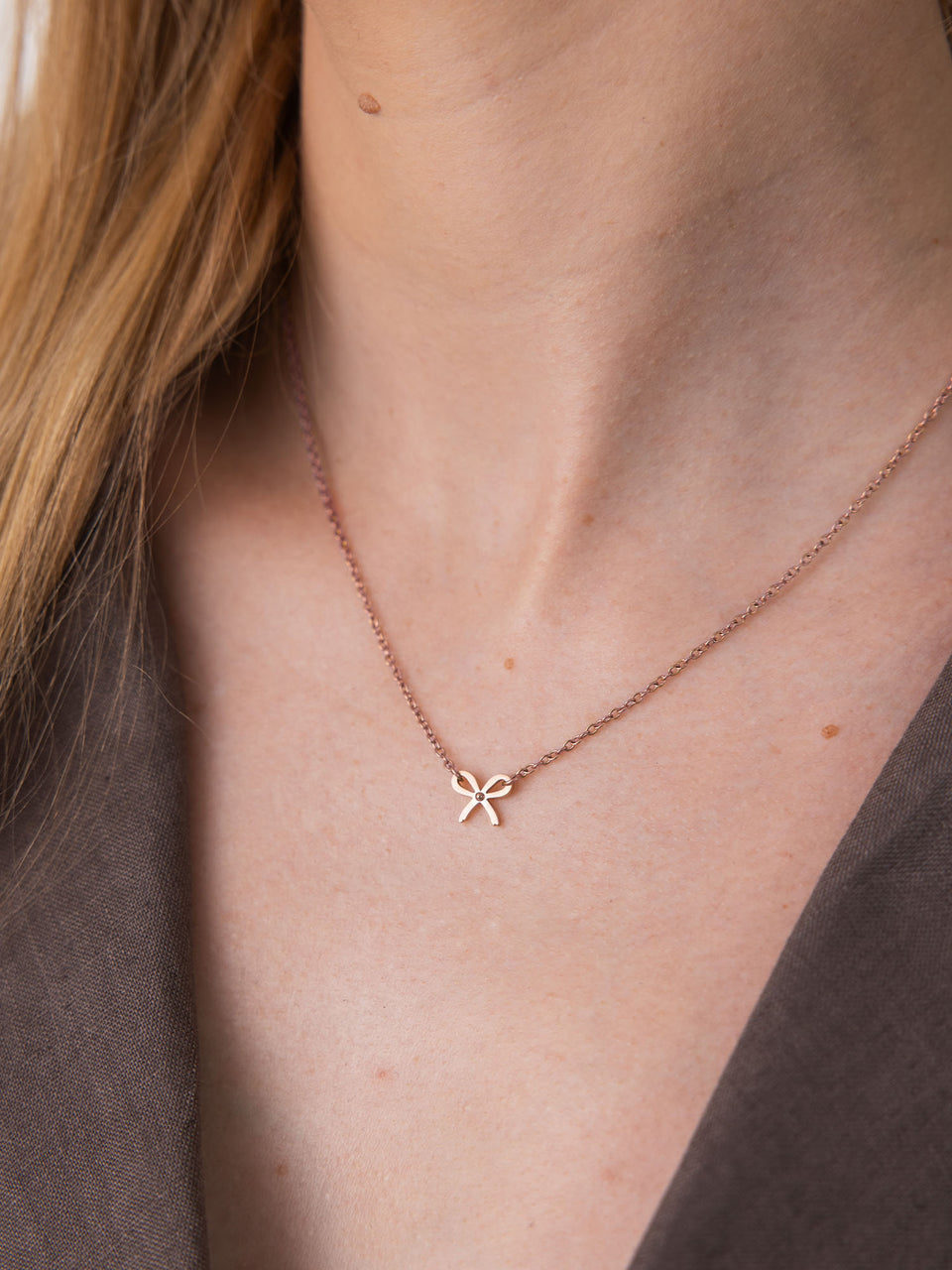 Bow Necklace