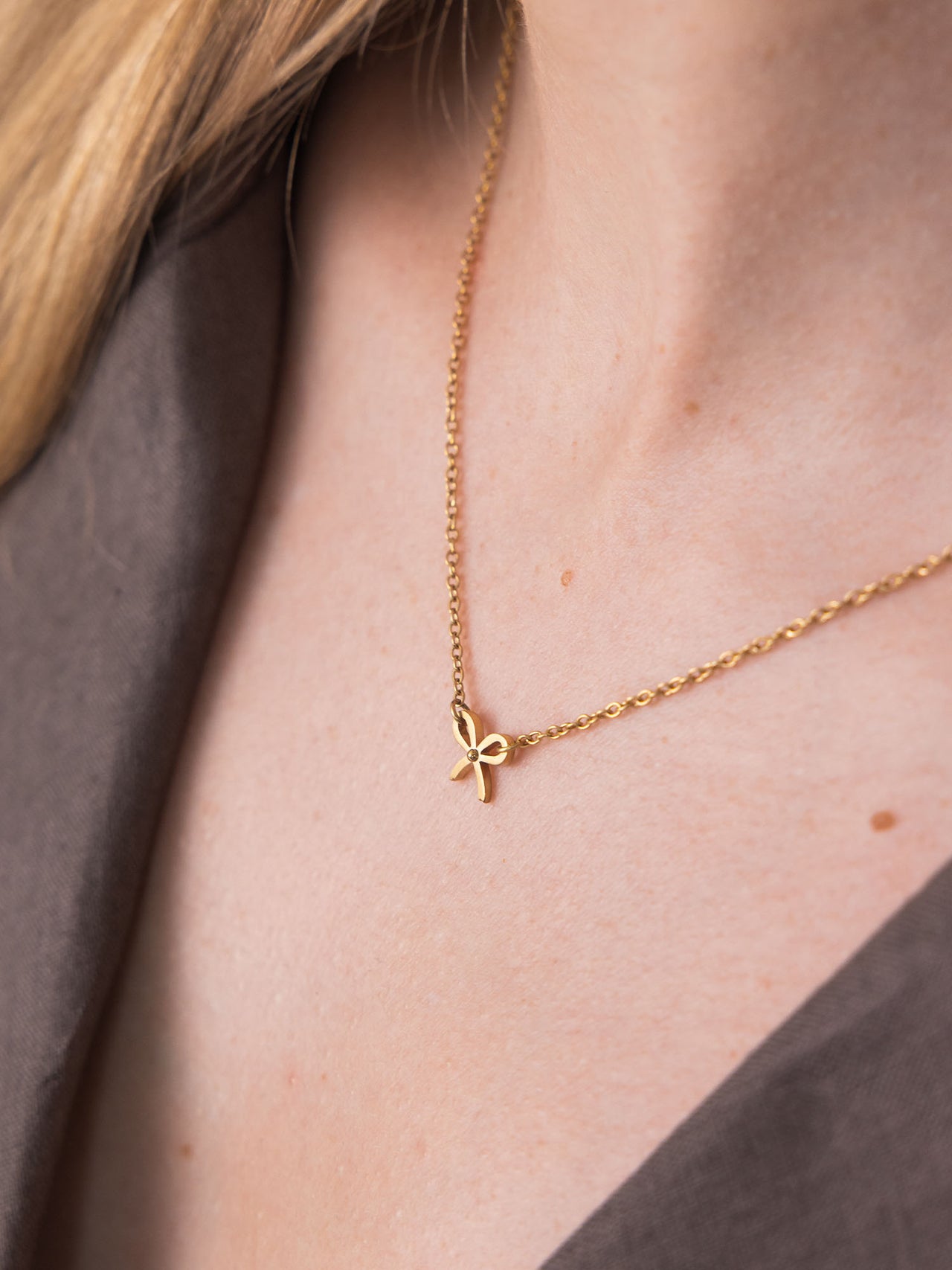 Bow Necklace