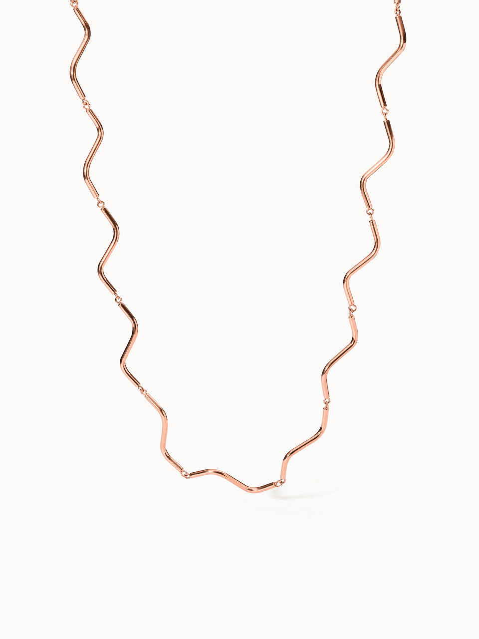 Roségoldene Wellenkette von PURELEI mit elegantem Design und femininer Ausstrahlung.