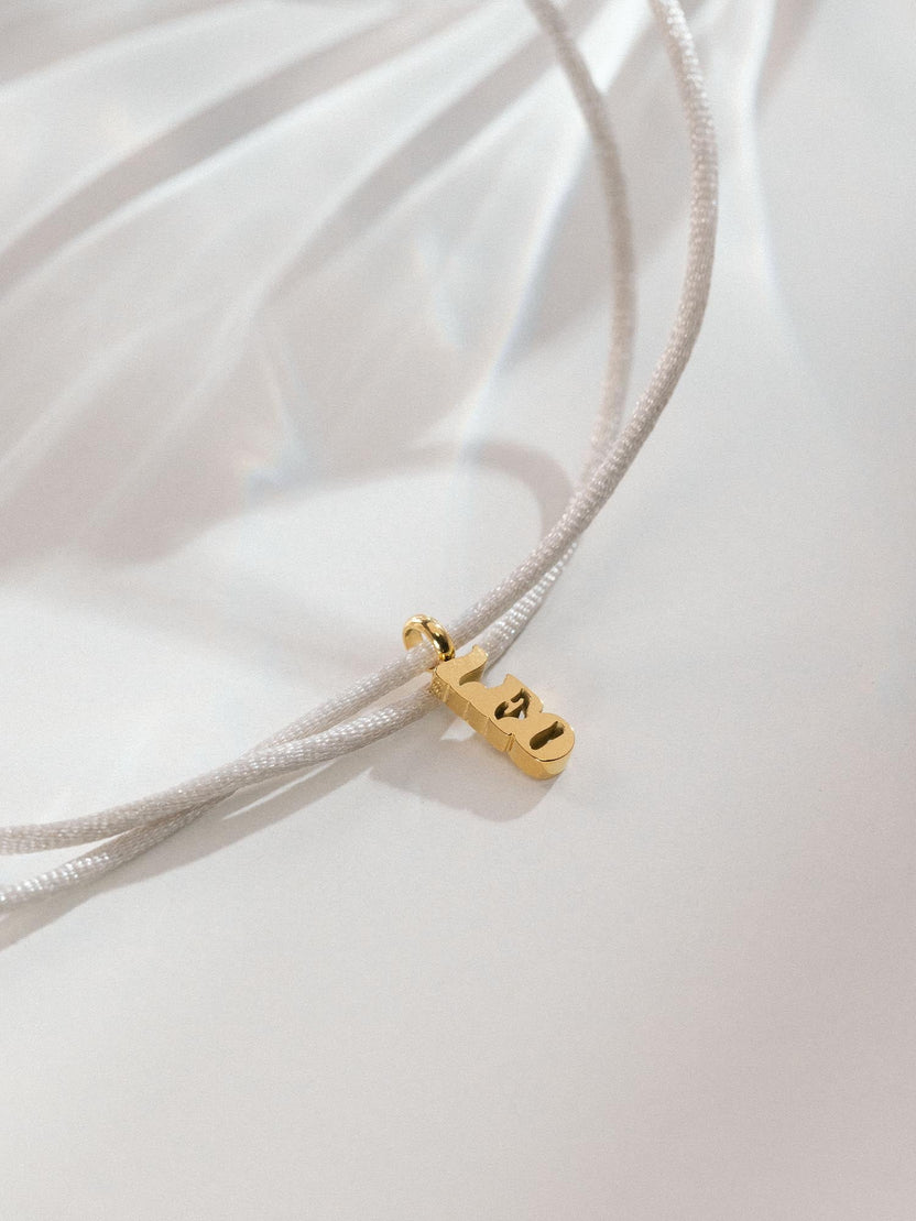 {"color":"Gold"}