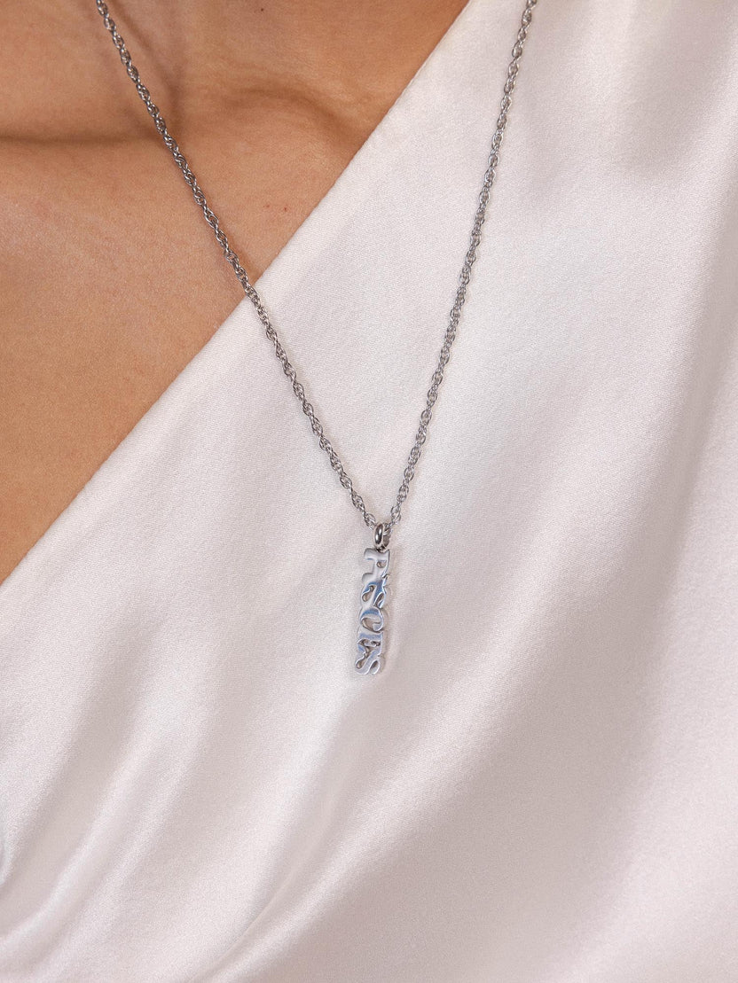{"color":"Silver"}
