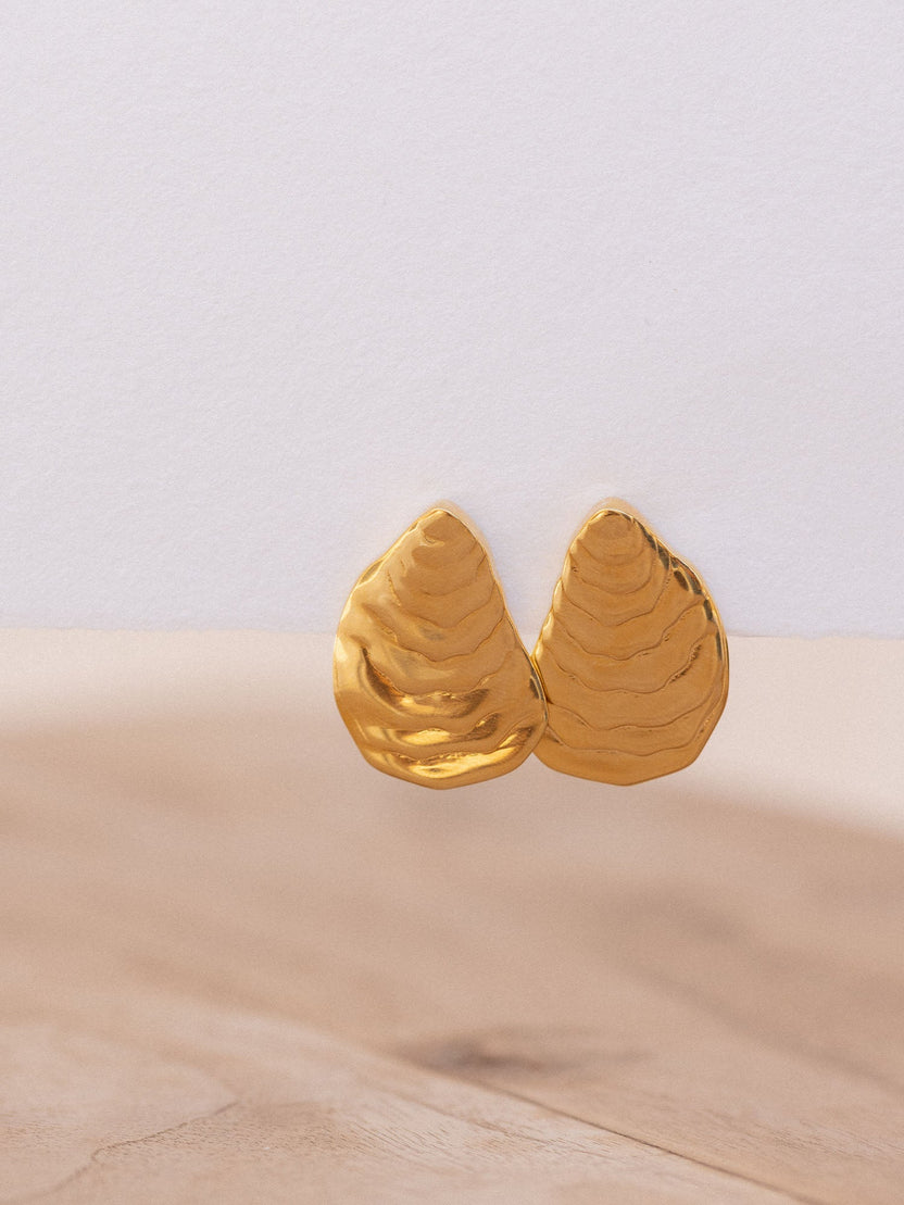 {"color":"Gold"}