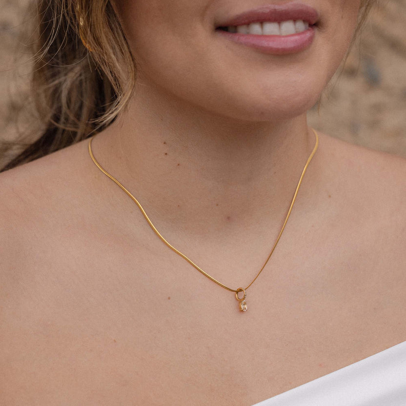 Roségoldene Kette mit Anhänger, elegant und feminin, von PURELEI.