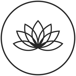 Schlichte Lotusblume in Schwarz-Weiß, inspiriert von PURELEI's Aloha-Spirit.